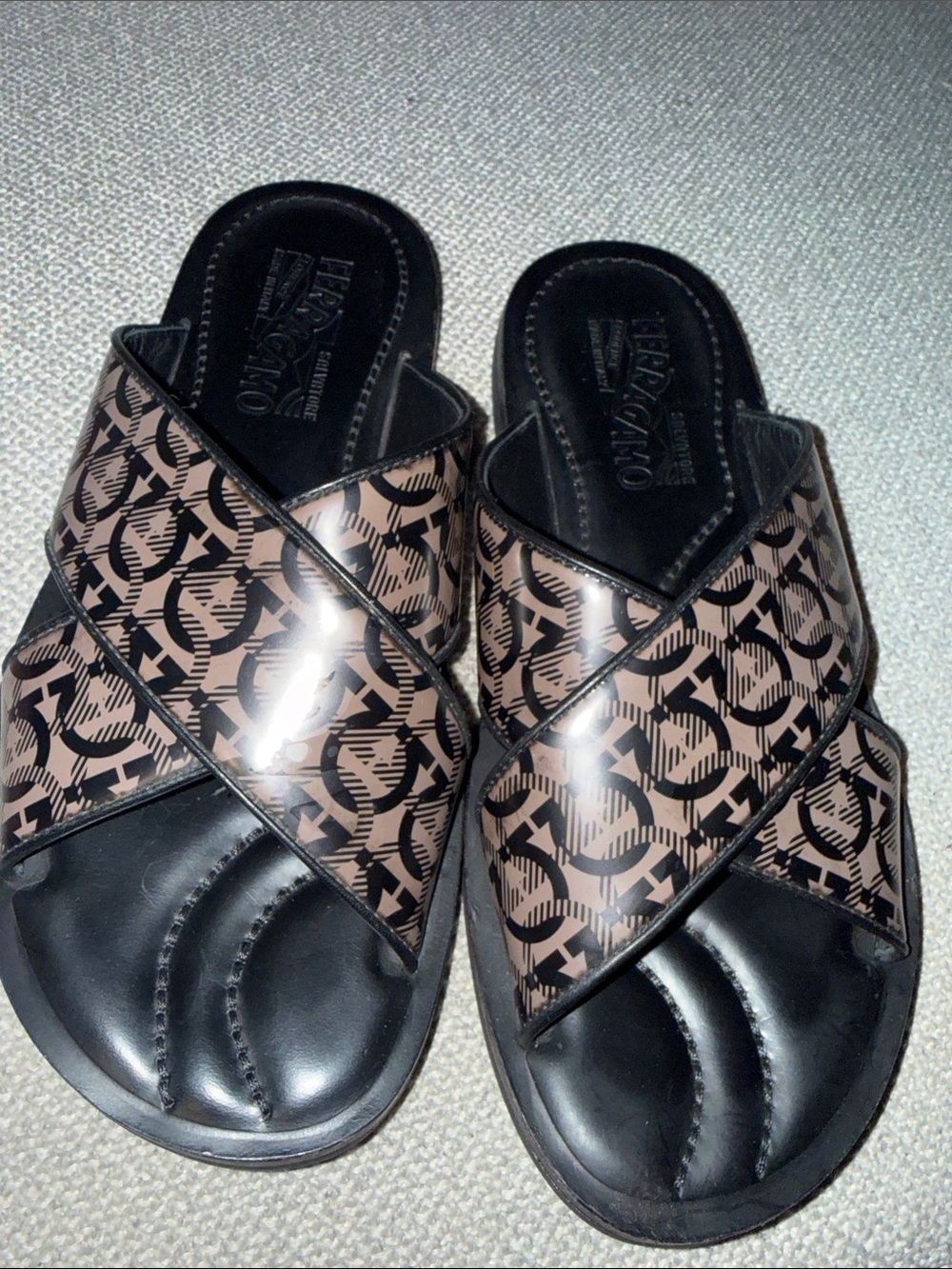 Unisex Salvatore Ferragamo Sion 3 Logo Cross-Strap Sandals EUC Sz. 7 M Sz. 9 W